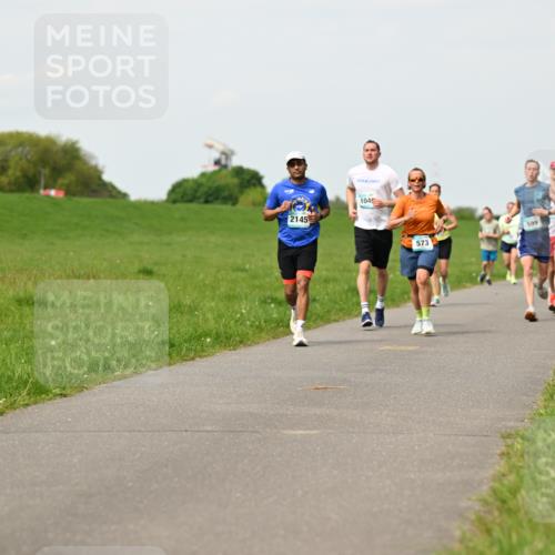 10.05.2026 - 8. Wedeler Halbmarathon Dr. Thomas Lammeyer http://msf.ph/oto/9697064 10.05.2026 11:27:54 Laufen 2145, 104, 599, 573 meine-sportfotos.de