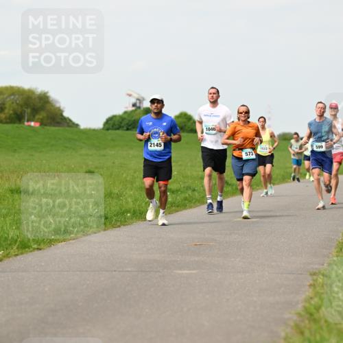 10.05.2026 - 8. Wedeler Halbmarathon Dr. Thomas Lammeyer http://msf.ph/oto/9697071 10.05.2026 11:27:55 Laufen 2145, 1046, 573, 1033, 599 meine-sportfotos.de