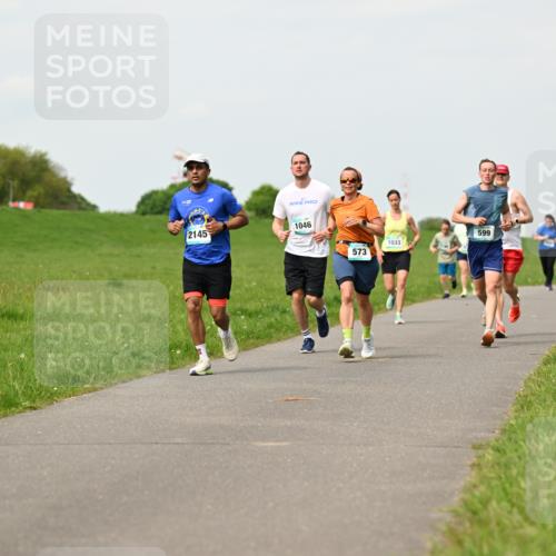 10.05.2026 - 8. Wedeler Halbmarathon Dr. Thomas Lammeyer http://msf.ph/oto/9697073 10.05.2026 11:27:56 Laufen 2145, 1046, 1033, 573, 599 meine-sportfotos.de