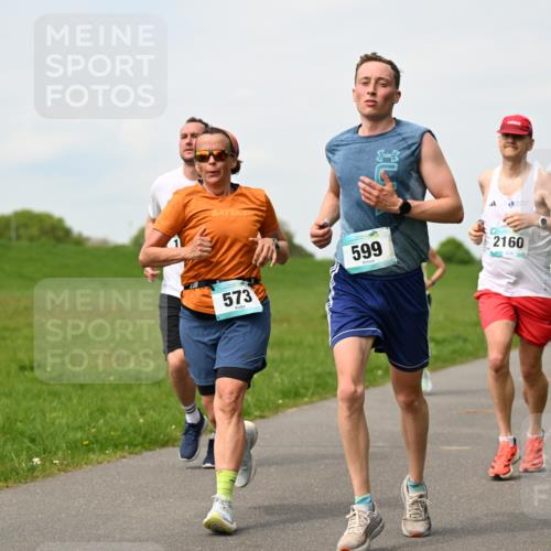 10.05.2026 - 8. Wedeler Halbmarathon Dr. Thomas Lammeyer http://msf.ph/oto/9697104 10.05.2026 11:28:00 Laufen 573, 599, 2160 meine-sportfotos.de