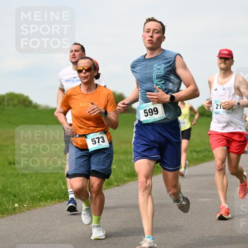 10.05.2026 - 8. Wedeler Halbmarathon Dr. Thomas Lammeyer http://msf.ph/oto/9697105 10.05.2026 11:28:00 Laufen 573, 599 meine-sportfotos.de