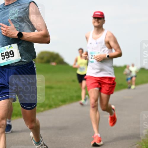 10.05.2026 - 8. Wedeler Halbmarathon Dr. Thomas Lammeyer http://msf.ph/oto/9697107 10.05.2026 11:28:01 Laufen 599 meine-sportfotos.de