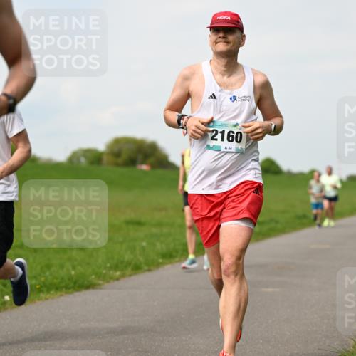 10.05.2026 - 8. Wedeler Halbmarathon Dr. Thomas Lammeyer http://msf.ph/oto/9697109 10.05.2026 11:28:01 Laufen 2160 meine-sportfotos.de
