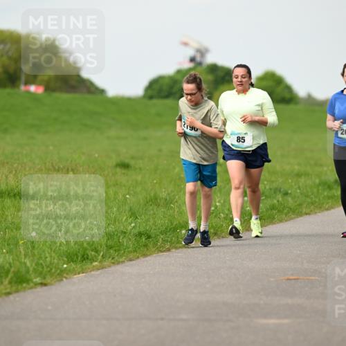 10.05.2026 - 8. Wedeler Halbmarathon Dr. Thomas Lammeyer http://msf.ph/oto/9697128 10.05.2026 11:28:07 Laufen 2040, 2190 meine-sportfotos.de