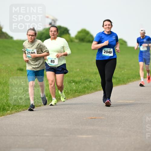 10.05.2026 - 8. Wedeler Halbmarathon Dr. Thomas Lammeyer http://msf.ph/oto/9697132 10.05.2026 11:28:07 Laufen 2190, 2040, 814 meine-sportfotos.de