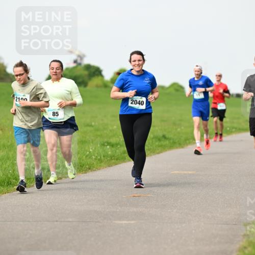 10.05.2026 - 8. Wedeler Halbmarathon Dr. Thomas Lammeyer http://msf.ph/oto/9697134 10.05.2026 11:28:08 Laufen 2100, 2040, 814 meine-sportfotos.de