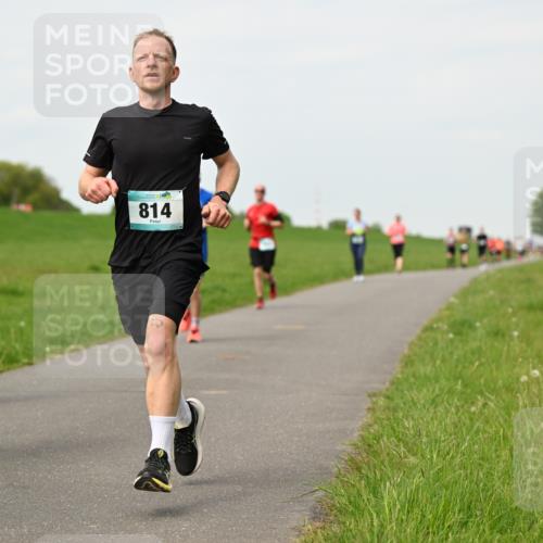 10.05.2026 - 8. Wedeler Halbmarathon Dr. Thomas Lammeyer http://msf.ph/oto/9697153 10.05.2026 11:28:11 Laufen 2040, 814 meine-sportfotos.de