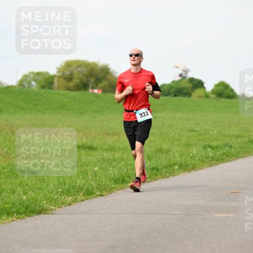 10.05.2026 - 8. Wedeler Halbmarathon Dr. Thomas Lammeyer http://msf.ph/oto/9697165 10.05.2026 11:28:15 Laufen 333 meine-sportfotos.de