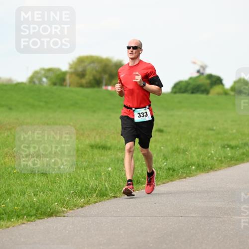 10.05.2026 - 8. Wedeler Halbmarathon Dr. Thomas Lammeyer http://msf.ph/oto/9697167 10.05.2026 11:28:15 Laufen 333 meine-sportfotos.de