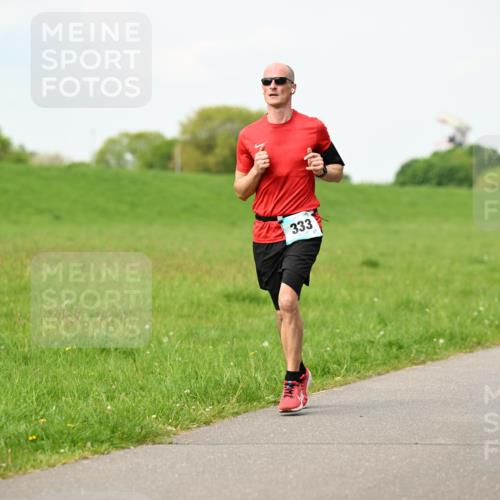 10.05.2026 - 8. Wedeler Halbmarathon Dr. Thomas Lammeyer http://msf.ph/oto/9697169 10.05.2026 11:28:15 Laufen 333 meine-sportfotos.de