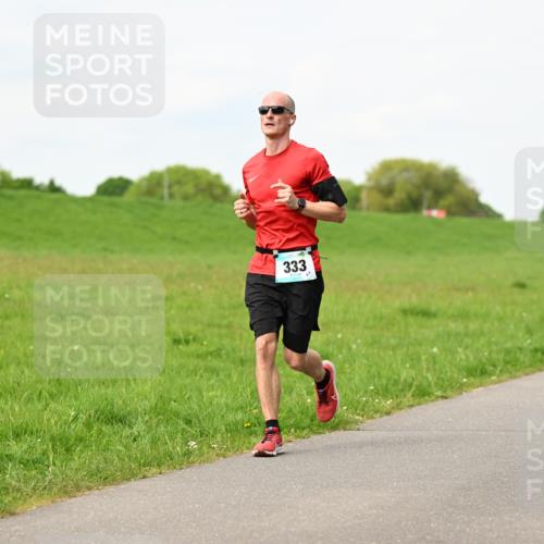 10.05.2026 - 8. Wedeler Halbmarathon Dr. Thomas Lammeyer http://msf.ph/oto/9697177 10.05.2026 11:28:16 Laufen 333 meine-sportfotos.de