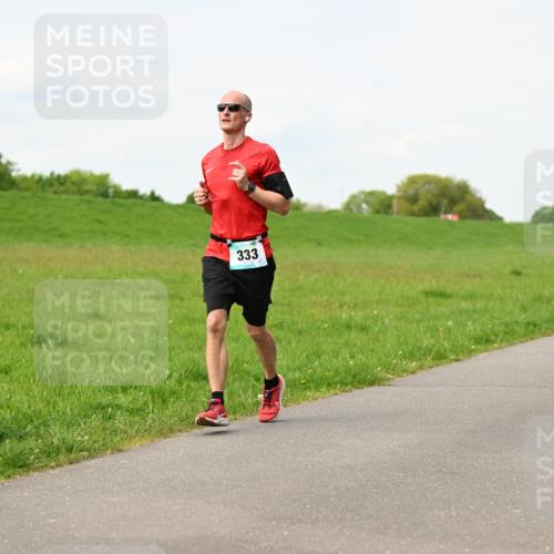 10.05.2026 - 8. Wedeler Halbmarathon Dr. Thomas Lammeyer http://msf.ph/oto/9697184 10.05.2026 11:28:17 Laufen 333 meine-sportfotos.de