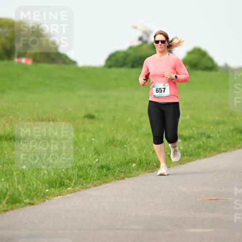 10.05.2026 - 8. Wedeler Halbmarathon Dr. Thomas Lammeyer http://msf.ph/oto/9697211 10.05.2026 11:28:24 Laufen 657 meine-sportfotos.de