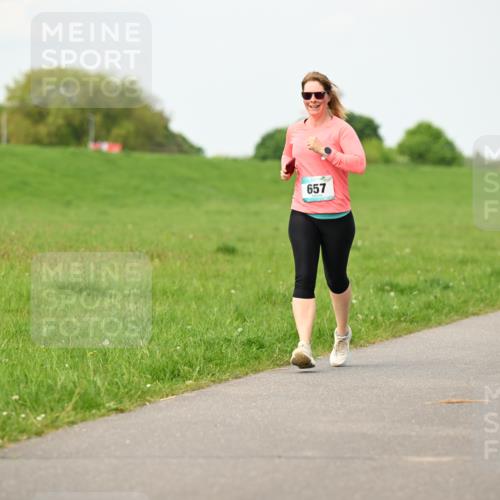 10.05.2026 - 8. Wedeler Halbmarathon Dr. Thomas Lammeyer http://msf.ph/oto/9697215 10.05.2026 11:28:24 Laufen 657 meine-sportfotos.de