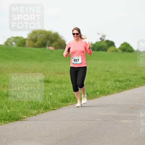 10.05.2026 - 8. Wedeler Halbmarathon Dr. Thomas Lammeyer http://msf.ph/oto/9697222 10.05.2026 11:28:25 Laufen 657 meine-sportfotos.de
