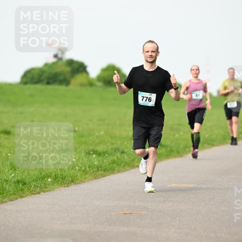 10.05.2026 - 8. Wedeler Halbmarathon Dr. Thomas Lammeyer http://msf.ph/oto/9697240 10.05.2026 11:28:29 Laufen 776 meine-sportfotos.de