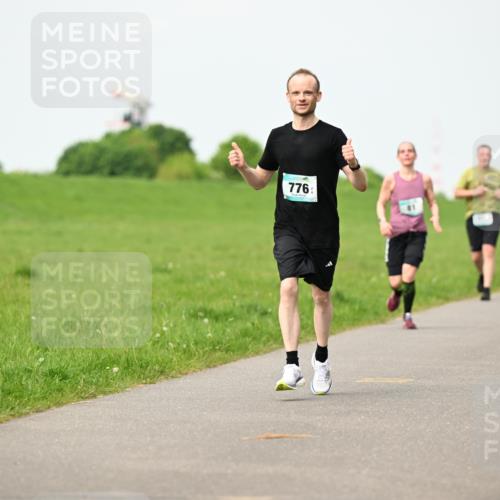 10.05.2026 - 8. Wedeler Halbmarathon Dr. Thomas Lammeyer http://msf.ph/oto/9697241 10.05.2026 11:28:29 Laufen 776 meine-sportfotos.de