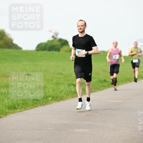 10.05.2026 - 8. Wedeler Halbmarathon Dr. Thomas Lammeyer http://msf.ph/oto/9697246 10.05.2026 11:28:29 Laufen  meine-sportfotos.de