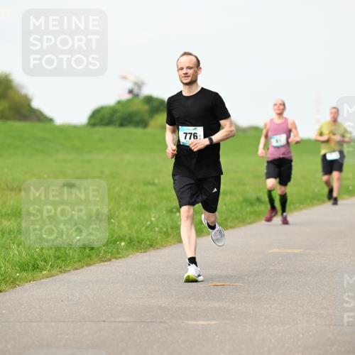 10.05.2026 - 8. Wedeler Halbmarathon Dr. Thomas Lammeyer http://msf.ph/oto/9697248 10.05.2026 11:28:30 Laufen 776 meine-sportfotos.de