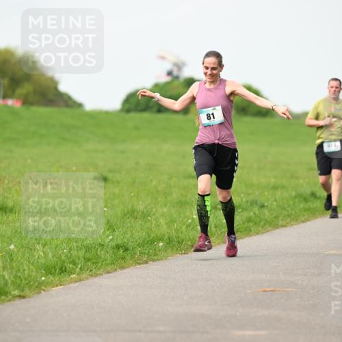 10.05.2026 - 8. Wedeler Halbmarathon Dr. Thomas Lammeyer http://msf.ph/oto/9697261 10.05.2026 11:28:32 Laufen 911 meine-sportfotos.de