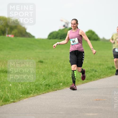 10.05.2026 - 8. Wedeler Halbmarathon Dr. Thomas Lammeyer http://msf.ph/oto/9697262 10.05.2026 11:28:33 Laufen 911 meine-sportfotos.de