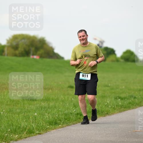 10.05.2026 - 8. Wedeler Halbmarathon Dr. Thomas Lammeyer http://msf.ph/oto/9697291 10.05.2026 11:28:37 Laufen 2025, 911 meine-sportfotos.de