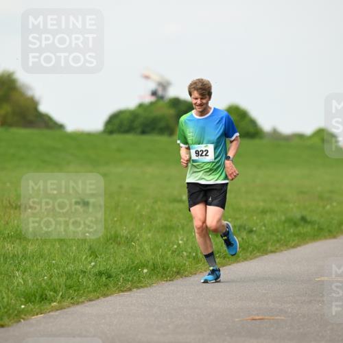 10.05.2026 - 8. Wedeler Halbmarathon Dr. Thomas Lammeyer http://msf.ph/oto/9697301 10.05.2026 11:28:39 Laufen 922, 669 meine-sportfotos.de