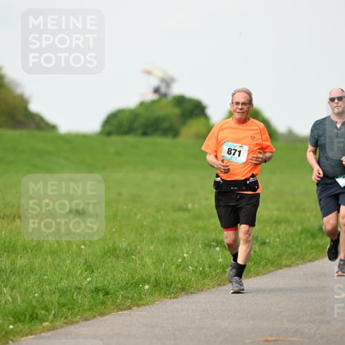 10.05.2026 - 8. Wedeler Halbmarathon Dr. Thomas Lammeyer http://msf.ph/oto/9697351 10.05.2026 11:28:49 Laufen 871, 425 meine-sportfotos.de