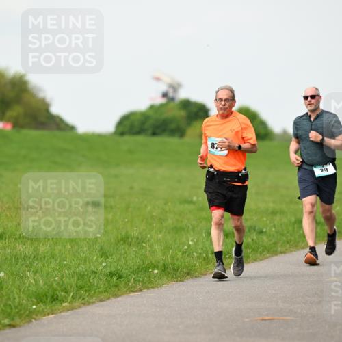10.05.2026 - 8. Wedeler Halbmarathon Dr. Thomas Lammeyer http://msf.ph/oto/9697352 10.05.2026 11:28:49 Laufen 425 meine-sportfotos.de