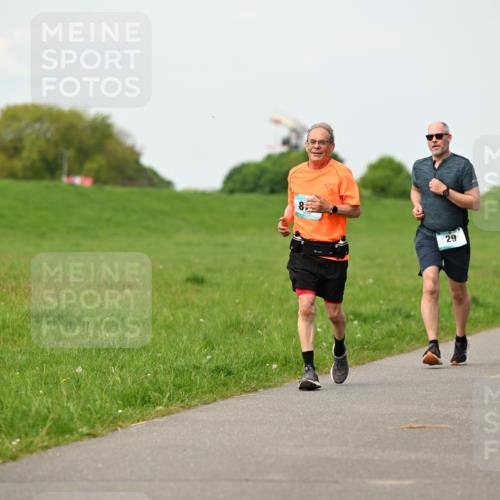 10.05.2026 - 8. Wedeler Halbmarathon Dr. Thomas Lammeyer http://msf.ph/oto/9697357 10.05.2026 11:28:50 Laufen 425 meine-sportfotos.de