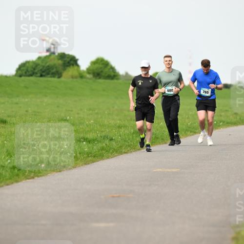 10.05.2026 - 8. Wedeler Halbmarathon Dr. Thomas Lammeyer http://msf.ph/oto/9697399 10.05.2026 11:29:06 Laufen 765 meine-sportfotos.de