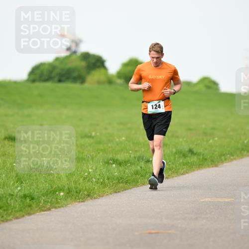 10.05.2026 - 8. Wedeler Halbmarathon Dr. Thomas Lammeyer http://msf.ph/oto/9697446 10.05.2026 11:29:17 Laufen 124 meine-sportfotos.de