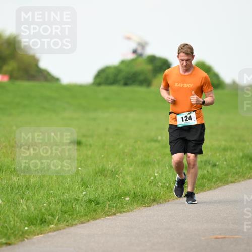 10.05.2026 - 8. Wedeler Halbmarathon Dr. Thomas Lammeyer http://msf.ph/oto/9697453 10.05.2026 11:29:18 Laufen 124 meine-sportfotos.de