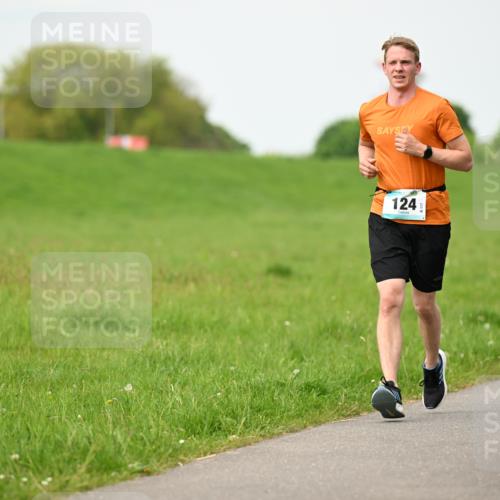10.05.2026 - 8. Wedeler Halbmarathon Dr. Thomas Lammeyer http://msf.ph/oto/9697460 10.05.2026 11:29:19 Laufen 124 meine-sportfotos.de