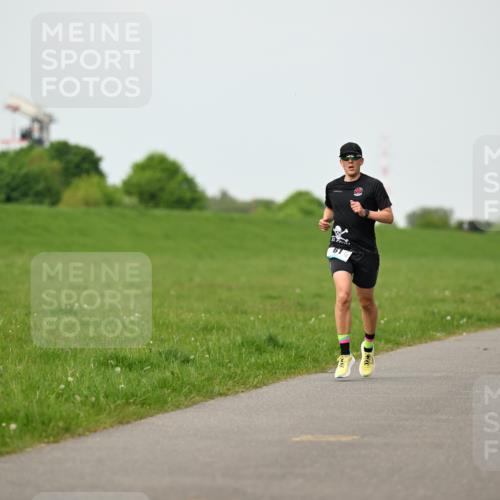 10.05.2026 - 8. Wedeler Halbmarathon Dr. Thomas Lammeyer http://msf.ph/oto/9697471 10.05.2026 11:29:21 Laufen  meine-sportfotos.de