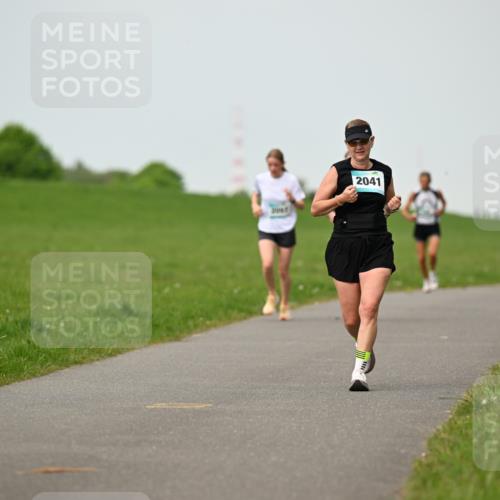 10.05.2026 - 8. Wedeler Halbmarathon Dr. Thomas Lammeyer http://msf.ph/oto/9697488 10.05.2026 11:29:27 Laufen 2041 meine-sportfotos.de
