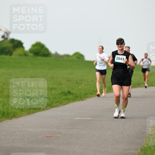 10.05.2026 - 8. Wedeler Halbmarathon Dr. Thomas Lammeyer http://msf.ph/oto/9697493 10.05.2026 11:29:28 Laufen 2017, 2041 meine-sportfotos.de