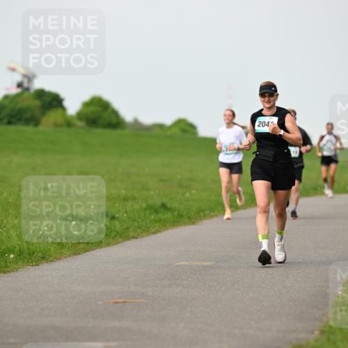 10.05.2026 - 8. Wedeler Halbmarathon Dr. Thomas Lammeyer http://msf.ph/oto/9697494 10.05.2026 11:29:28 Laufen 204 meine-sportfotos.de