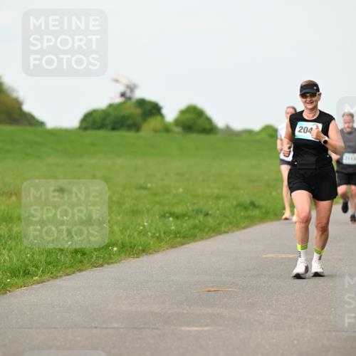 10.05.2026 - 8. Wedeler Halbmarathon Dr. Thomas Lammeyer http://msf.ph/oto/9697503 10.05.2026 11:29:29 Laufen 204, 2113 meine-sportfotos.de