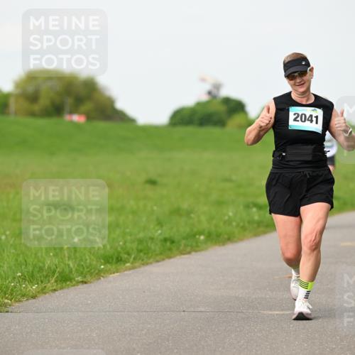 10.05.2026 - 8. Wedeler Halbmarathon Dr. Thomas Lammeyer http://msf.ph/oto/9697519 10.05.2026 11:29:31 Laufen 2041 meine-sportfotos.de