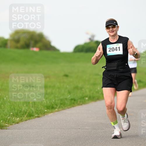 10.05.2026 - 8. Wedeler Halbmarathon Dr. Thomas Lammeyer http://msf.ph/oto/9697523 10.05.2026 11:29:32 Laufen 2041 meine-sportfotos.de