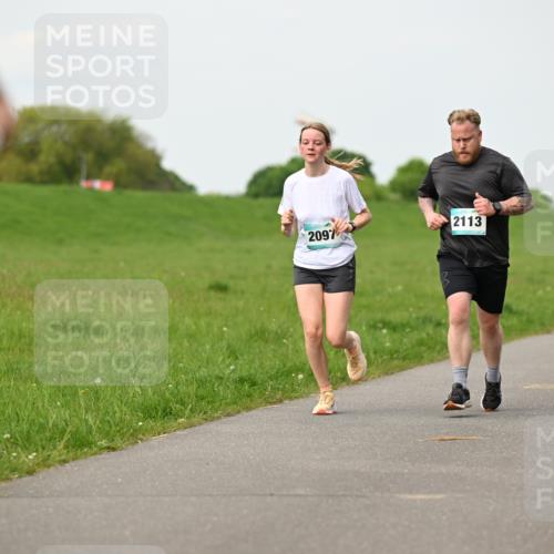 10.05.2026 - 8. Wedeler Halbmarathon Dr. Thomas Lammeyer http://msf.ph/oto/9697528 10.05.2026 11:29:34 Laufen 2113, 2097 meine-sportfotos.de
