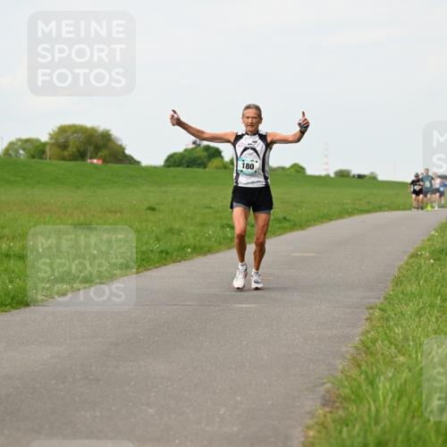 10.05.2026 - 8. Wedeler Halbmarathon Dr. Thomas Lammeyer http://msf.ph/oto/9697561 10.05.2026 11:29:39 Laufen 180 meine-sportfotos.de