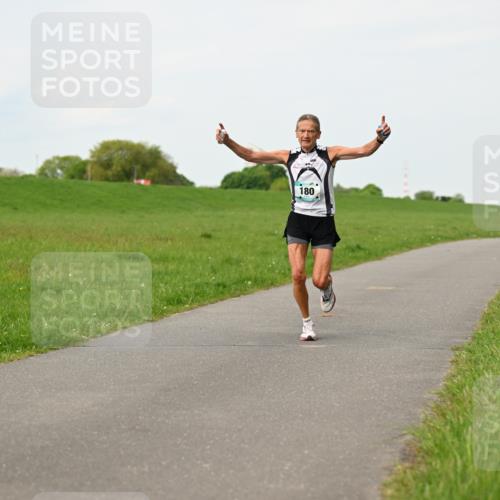 10.05.2026 - 8. Wedeler Halbmarathon Dr. Thomas Lammeyer http://msf.ph/oto/9697563 10.05.2026 11:29:39 Laufen 180 meine-sportfotos.de