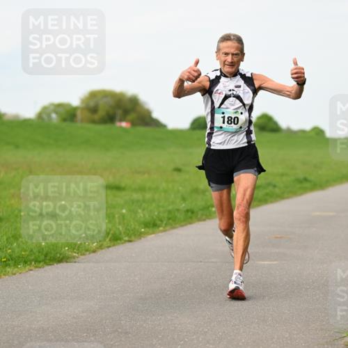 10.05.2026 - 8. Wedeler Halbmarathon Dr. Thomas Lammeyer http://msf.ph/oto/9697570 10.05.2026 11:29:40 Laufen 180 meine-sportfotos.de