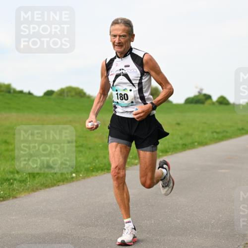 10.05.2026 - 8. Wedeler Halbmarathon Dr. Thomas Lammeyer http://msf.ph/oto/9697578 10.05.2026 11:29:41 Laufen 180 meine-sportfotos.de