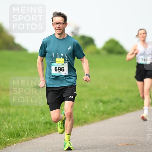 10.05.2026 - 8. Wedeler Halbmarathon Dr. Thomas Lammeyer http://msf.ph/oto/9697589 10.05.2026 11:29:52 Laufen 2025, 696, 745 meine-sportfotos.de