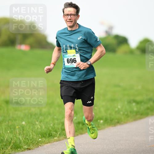 10.05.2026 - 8. Wedeler Halbmarathon Dr. Thomas Lammeyer http://msf.ph/oto/9697591 10.05.2026 11:29:52 Laufen 2025, 696, 749 meine-sportfotos.de