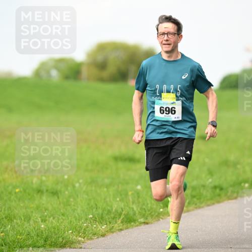 10.05.2026 - 8. Wedeler Halbmarathon Dr. Thomas Lammeyer http://msf.ph/oto/9697594 10.05.2026 11:29:52 Laufen 2025, 696 meine-sportfotos.de