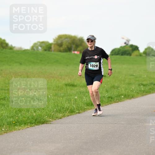 10.05.2026 - 8. Wedeler Halbmarathon Dr. Thomas Lammeyer http://msf.ph/oto/9697620 10.05.2026 11:29:57 Laufen 1029 meine-sportfotos.de